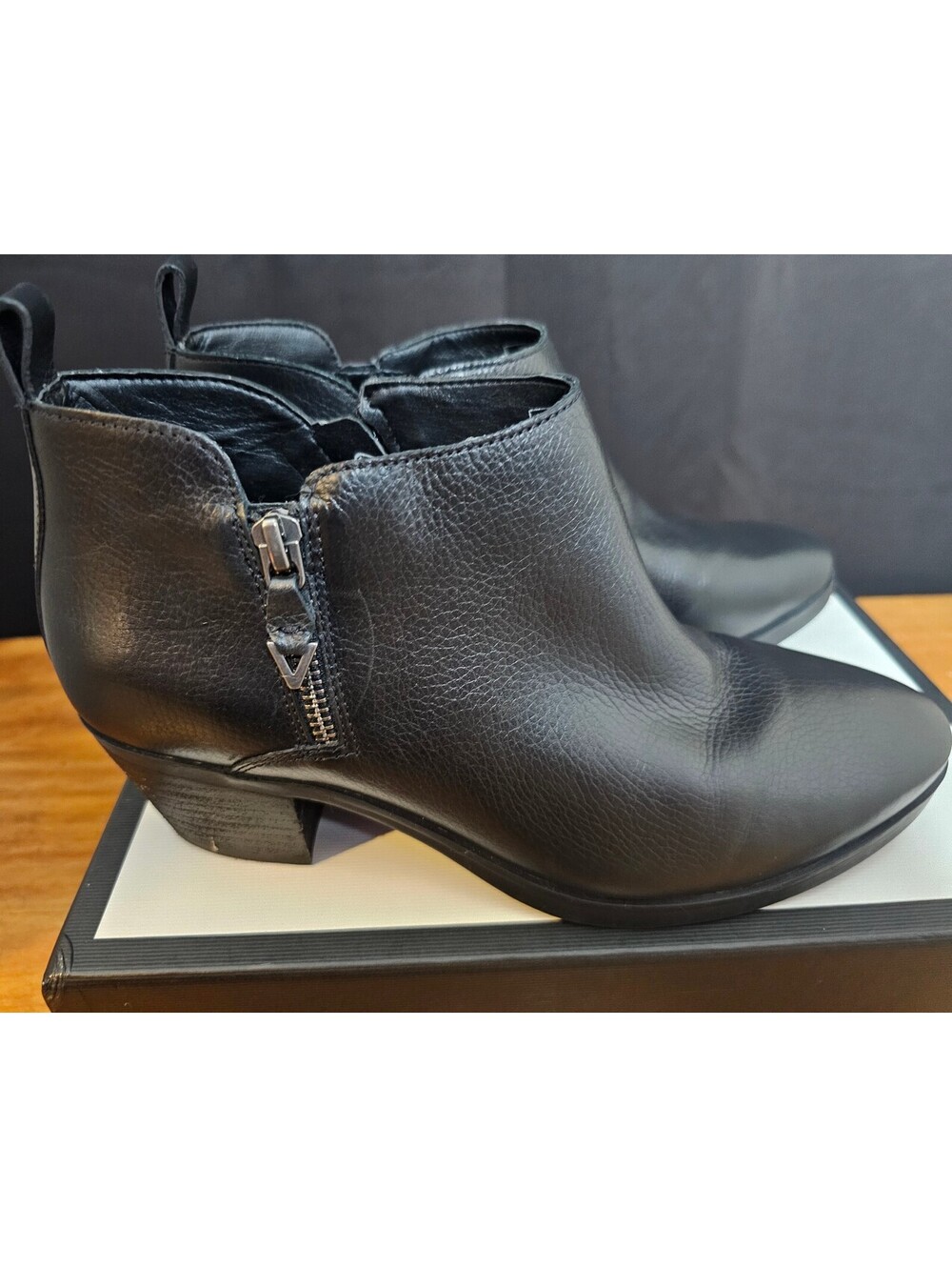 Vionic Boots Black Womens Size 9 Ankle with Side Zipper